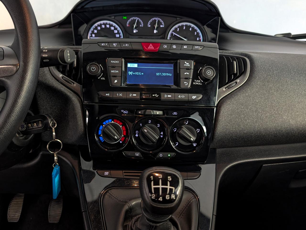 Lancia Ypsilon 1.0 Hybrid 70cv Silver