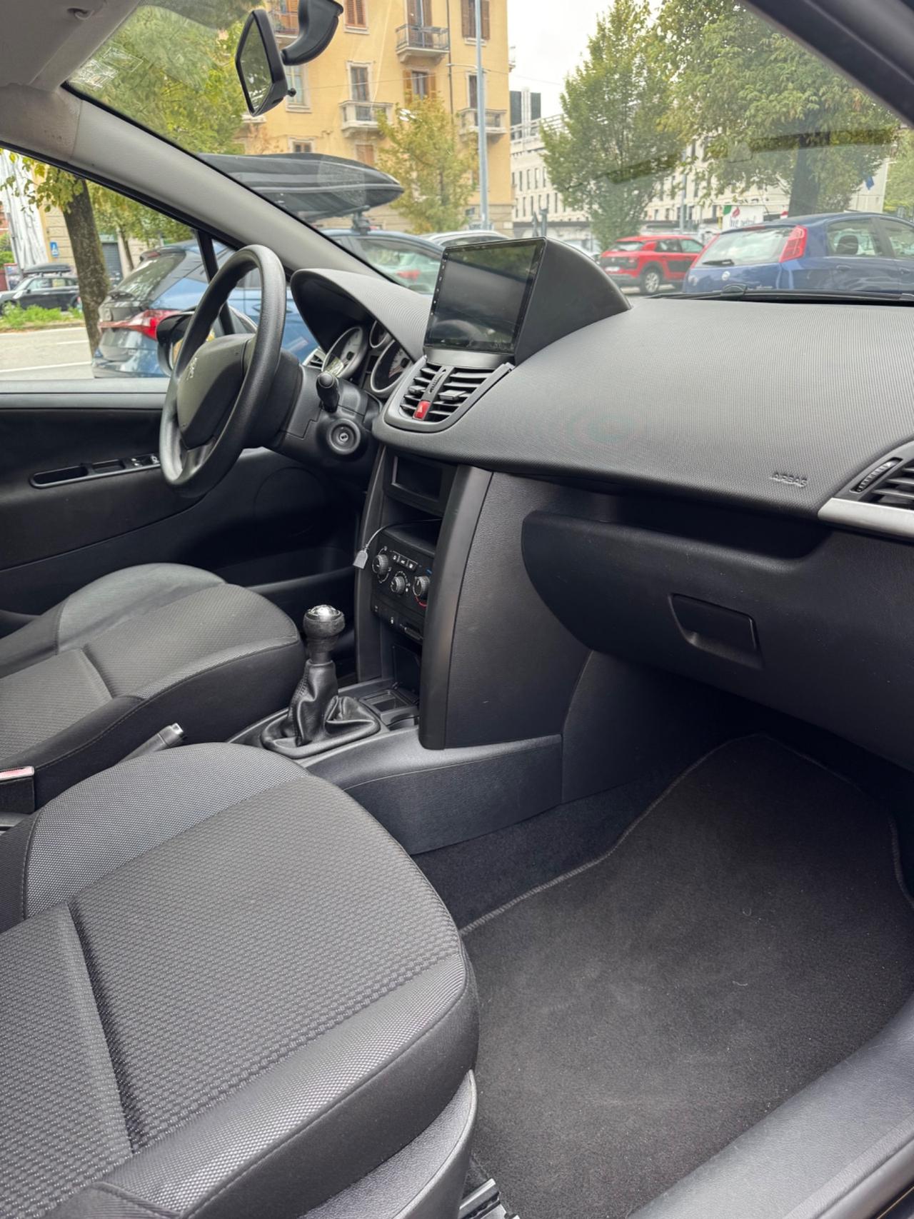 Peugeot 207 1.4 75CV 5porte X Line