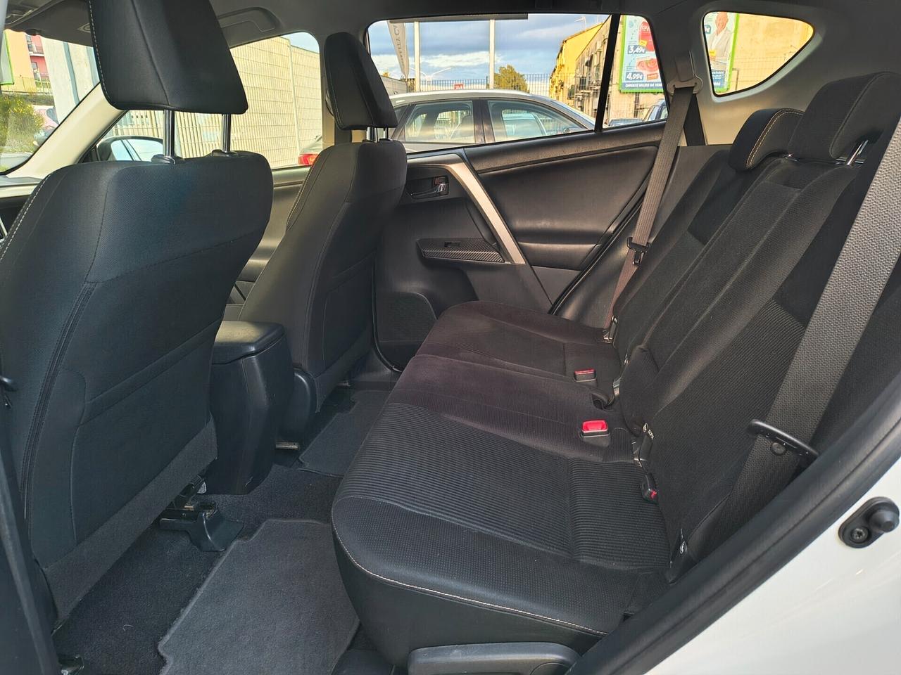 TOYOTA RAV4 2.2 DIESEL UNICOPROPRIETARIO LOUNGE
