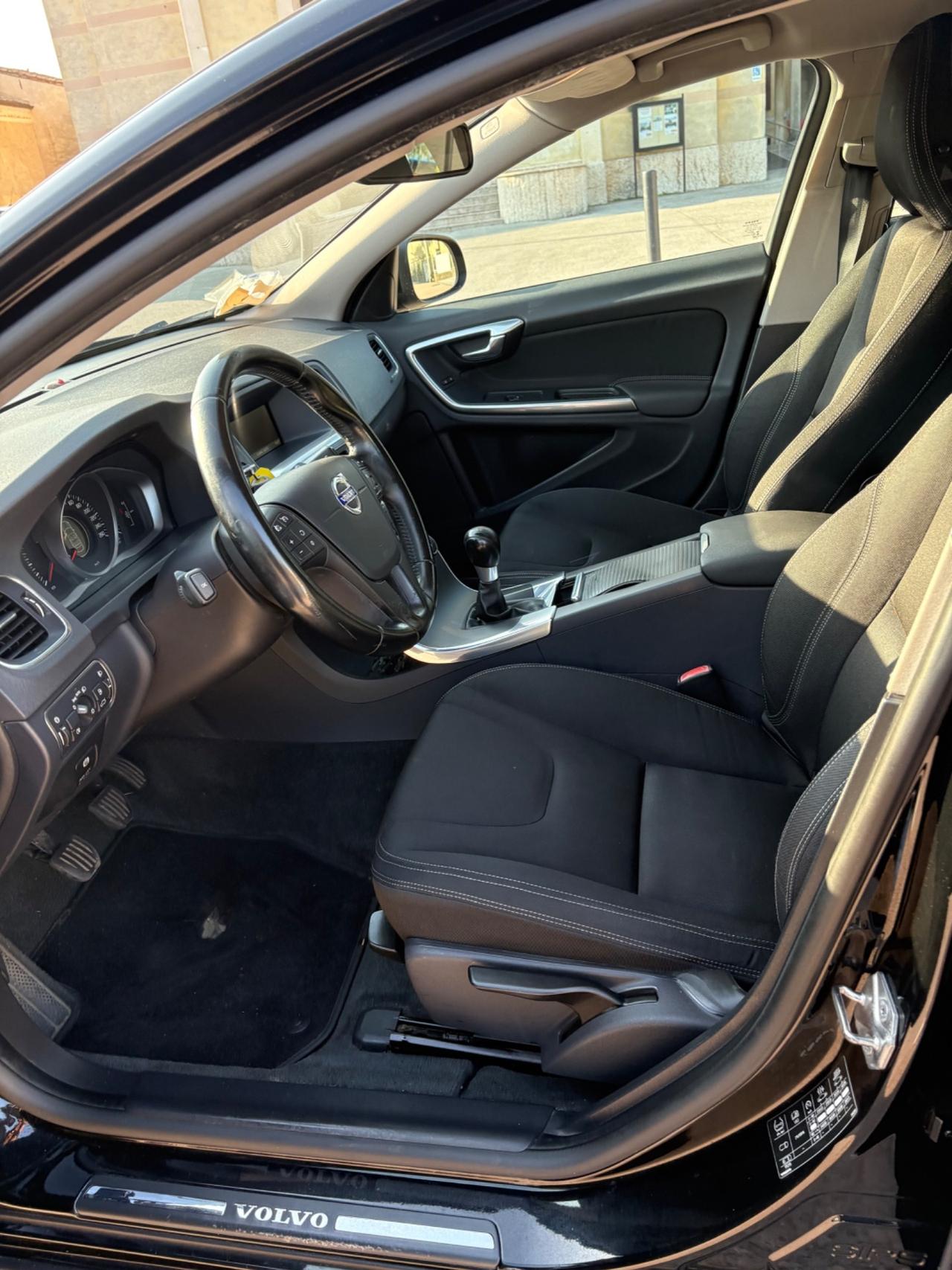 Volvo V60 D3 Summum 2.0 D anno 2014 perfetta