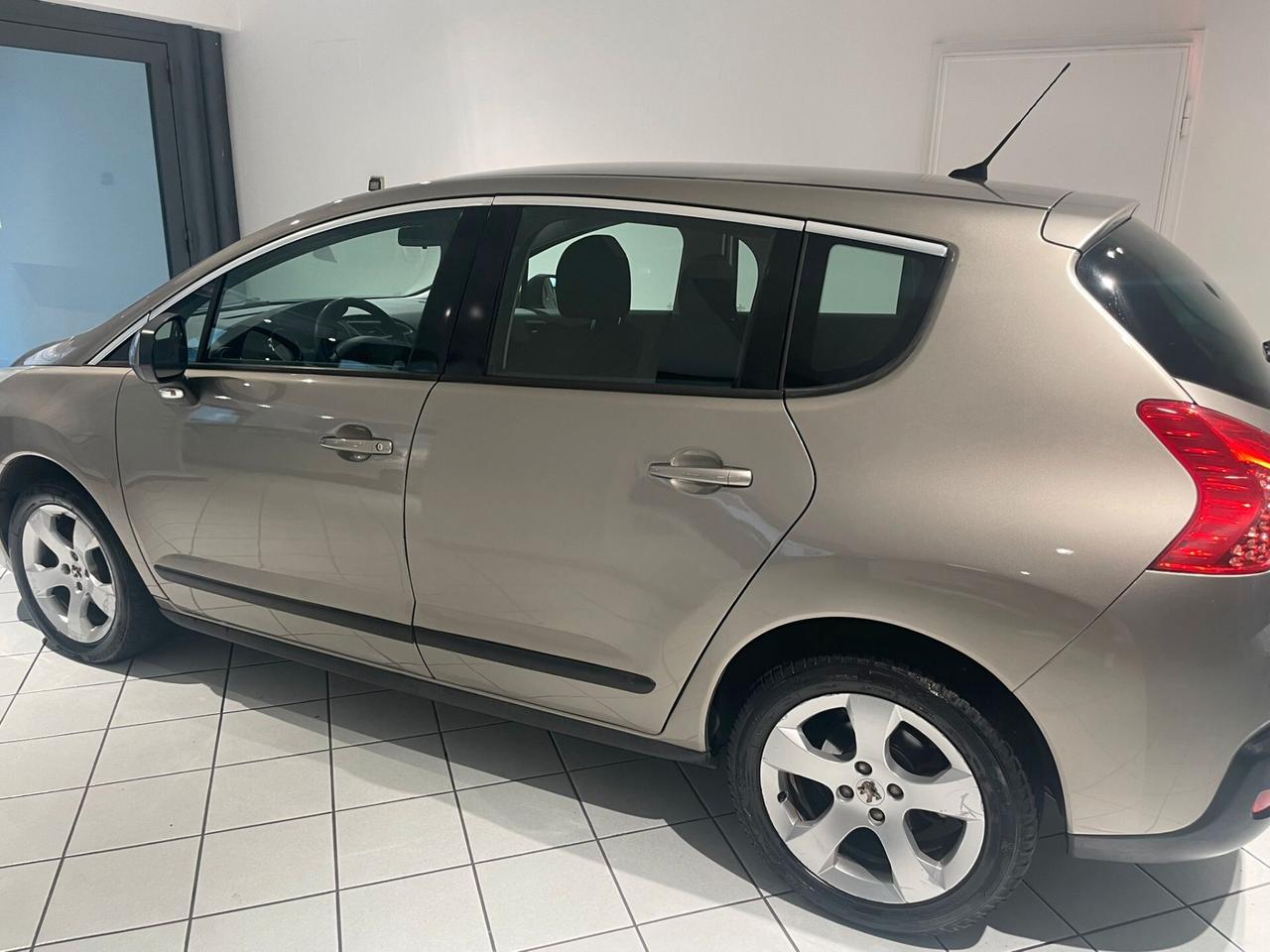 Peugeot 3008 1.6 HDi 110CV Business