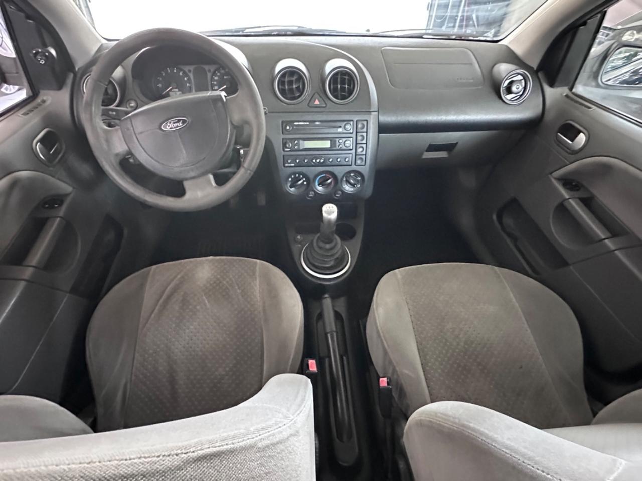Ford Fiesta 1.4 16V 5p. Ghia