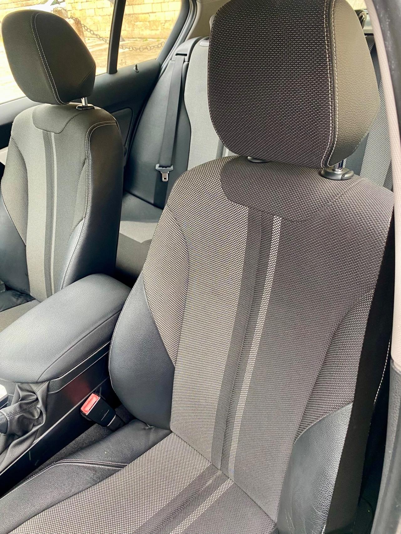 Bmw 116 116d 5p. Urban