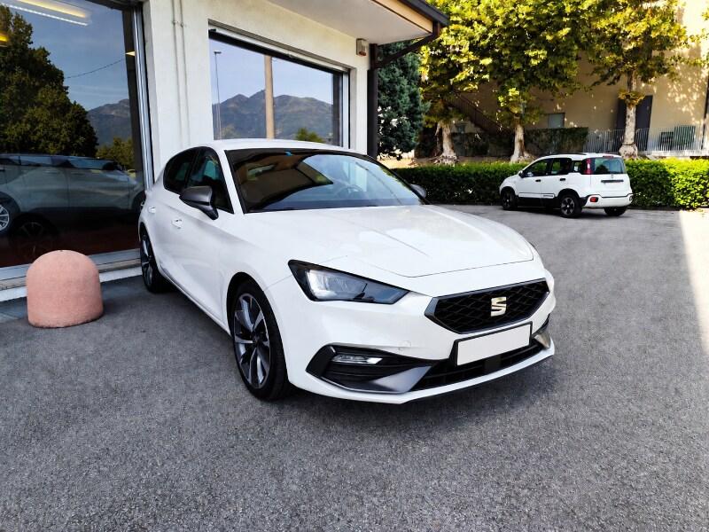 SEAT Leon 4ª serie Leon 1.5 eTSI 150 CV DSG FR