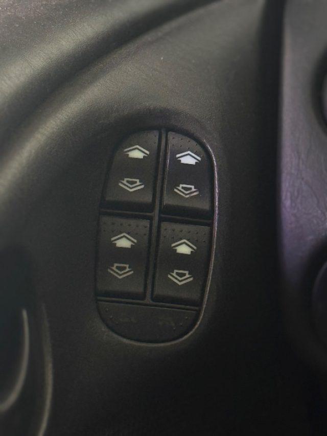 FORD Focus 1.6i 16V cat SW Ghia