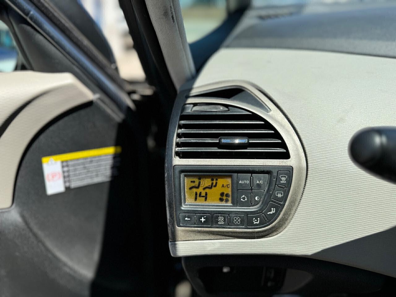 Citroen C4 Grand Picasso 1.6 HDi 110 7 POSTI