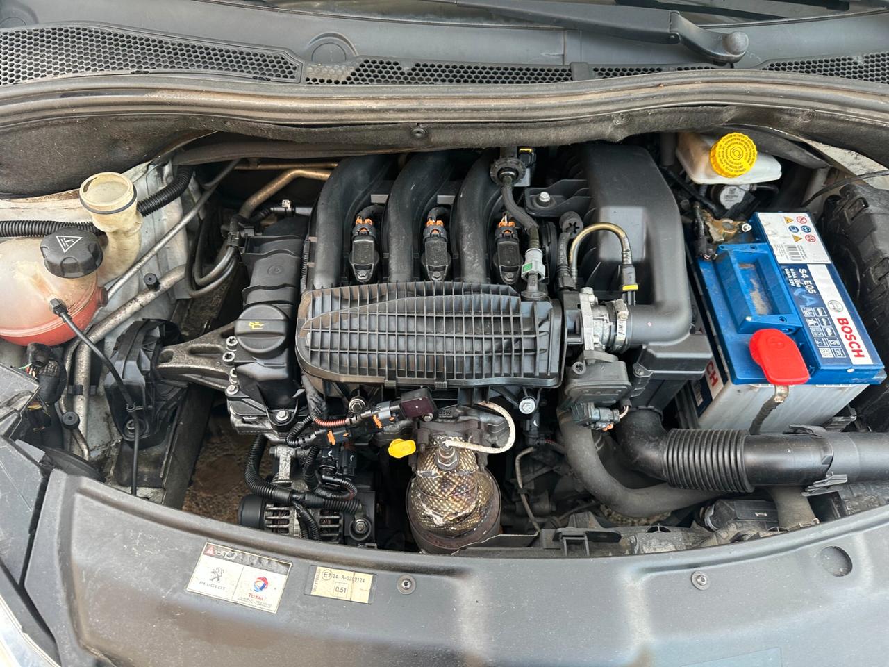 Peugeot 208 1.2 VTi 82 CV (12 RATE)