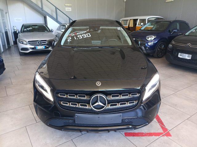 MERCEDES-BENZ GLA 200 d Automatic Premium