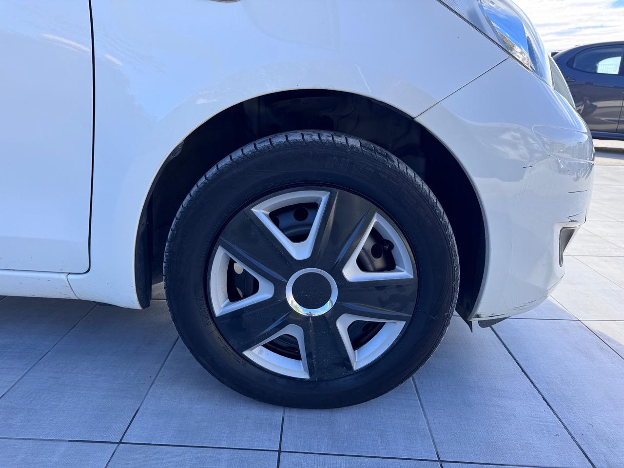 Toyota Yaris 1.0 5 porte
