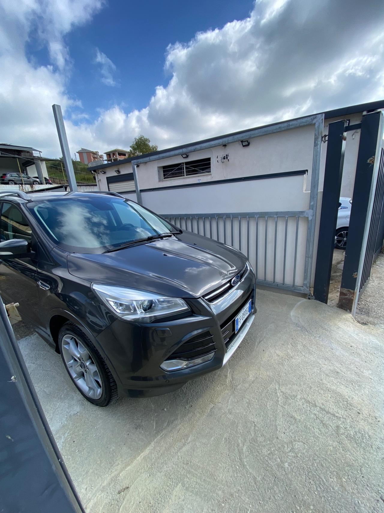 Ford Kuga 2.0 TDCI 150 CV S&S 4WD Powershift Titanium