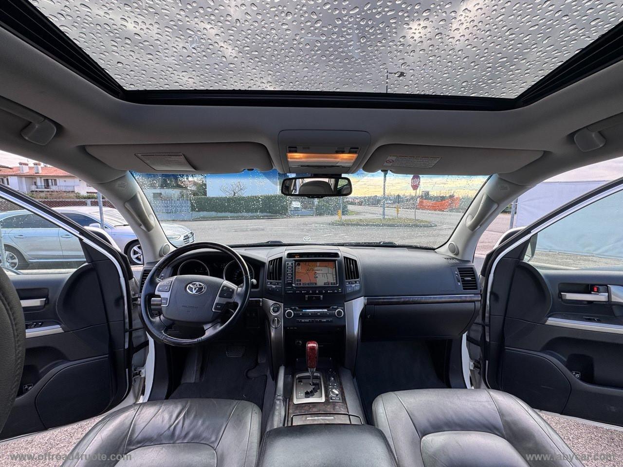 TOYOTA Land Cruiser V8 4.5 D4-D 7 posti