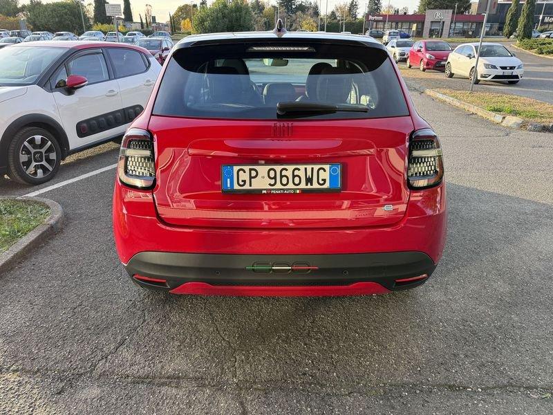 FIAT 600e Red