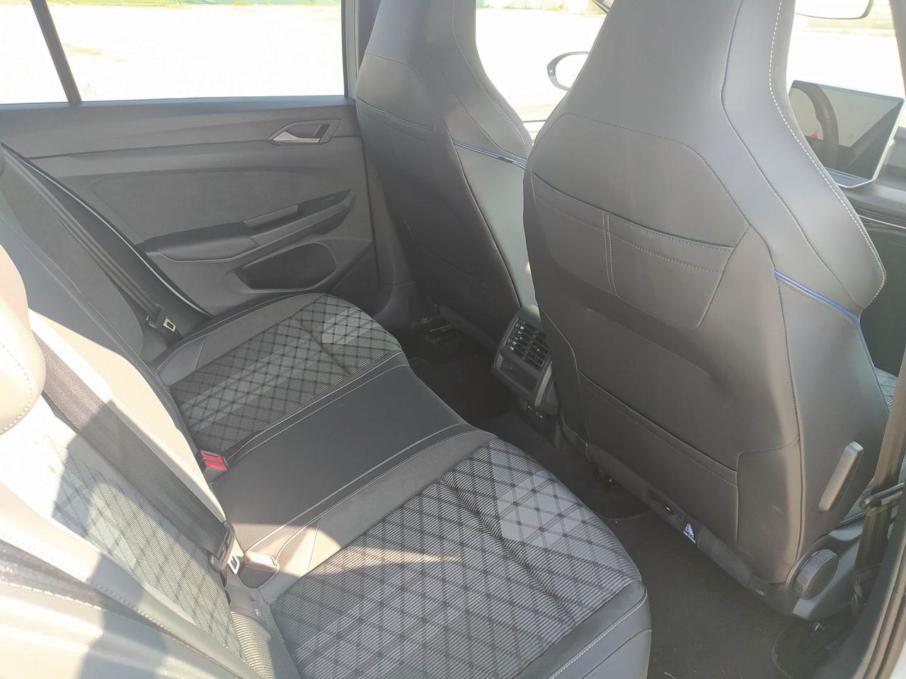 Volkswagen Golf R Line Plus 1.5 150CV eTSI M #9781