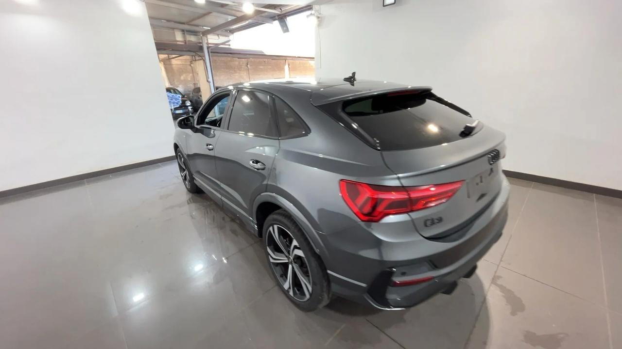 Audi Q3 SPB 35 TDI S tronic Identity Black