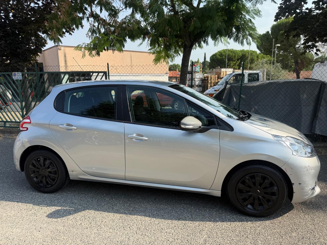 Peugeot 208 PureTech 82 5 porte Allure