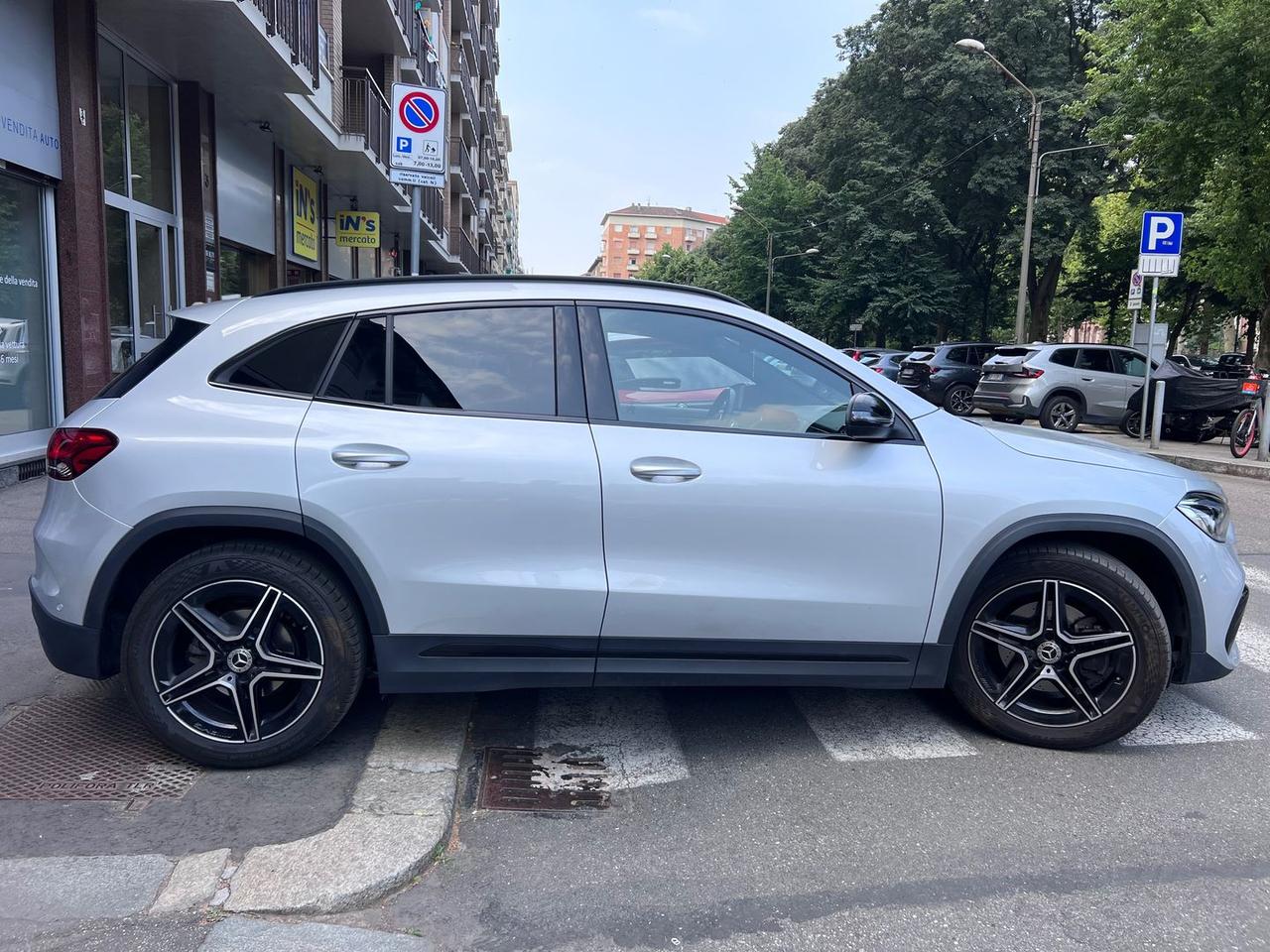 Mercedes-Benz GLA 200 Premium 200D *NIGHT PACK* #5914