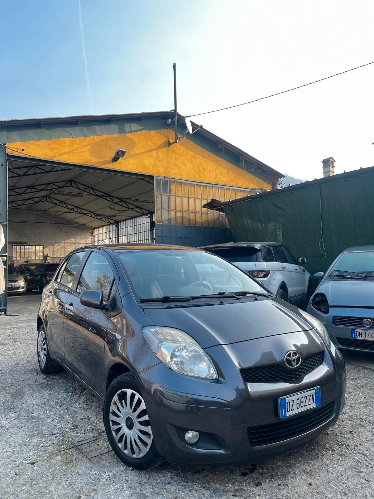 Toyota Yaris 1.0 5 porte Sol