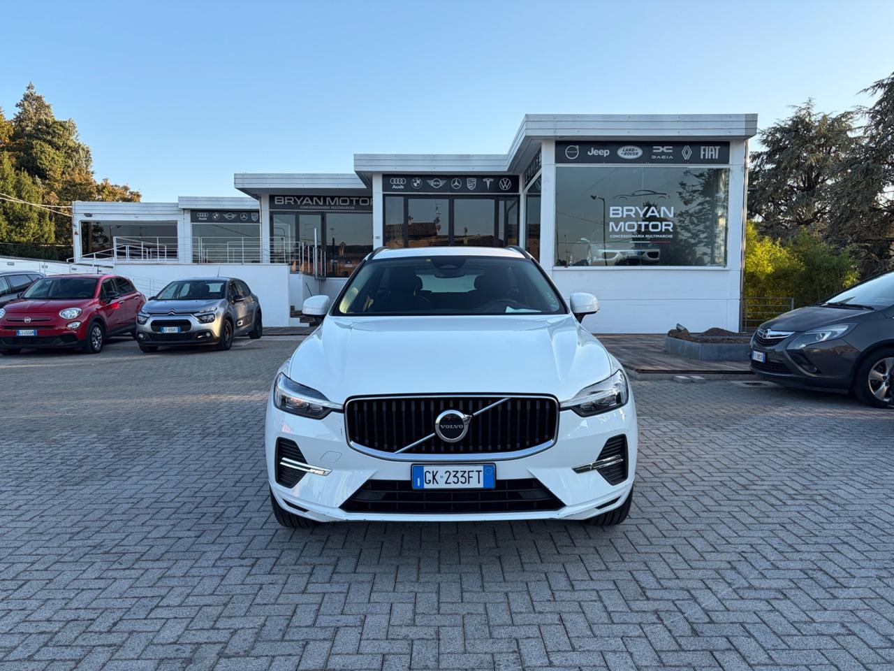 Volvo XC 60 XC60 B4 (d) AWD GEARTRONIC MOMENTUM PRO