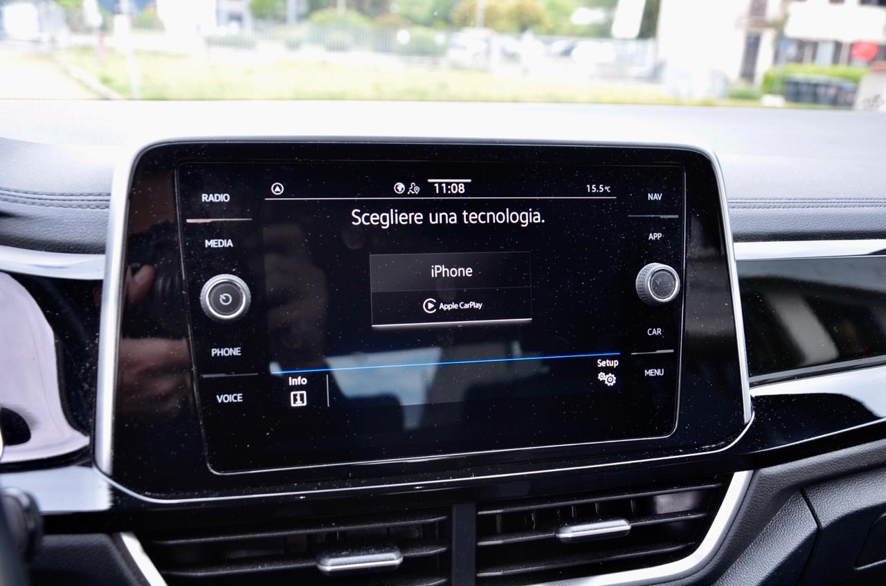 VOLKSWAGEN T-ROC 1.5 TSI R-LINE 150cv DSG, UNICOPROPRIETARIO, GAR. VW 12/27, SERVICE 5/26, UFF ITALIANA, FARI LED, APPLE ANDROID, PERMUTE