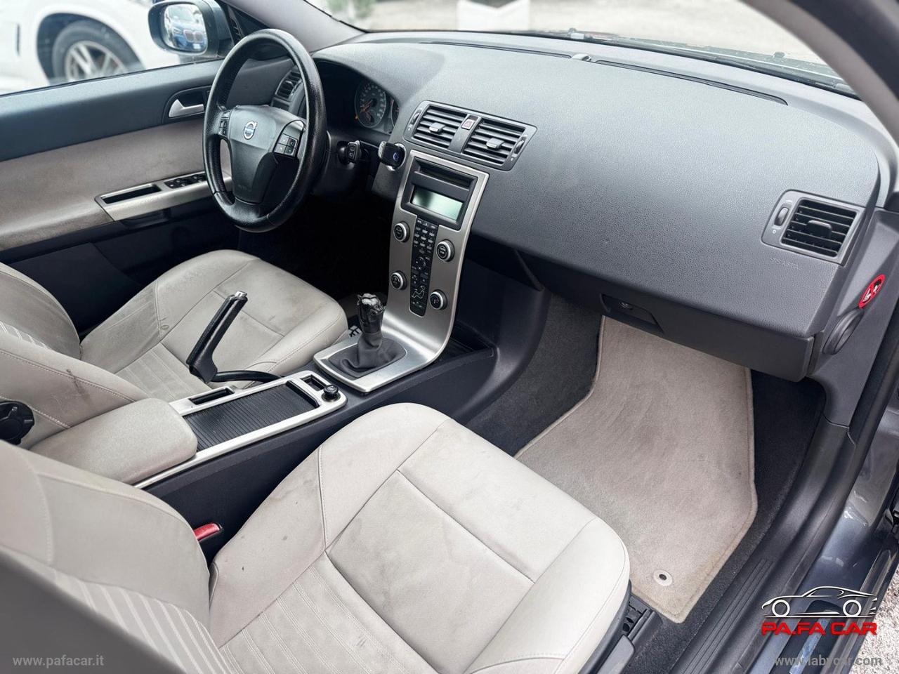 VOLVO V50 2.0 D Summum