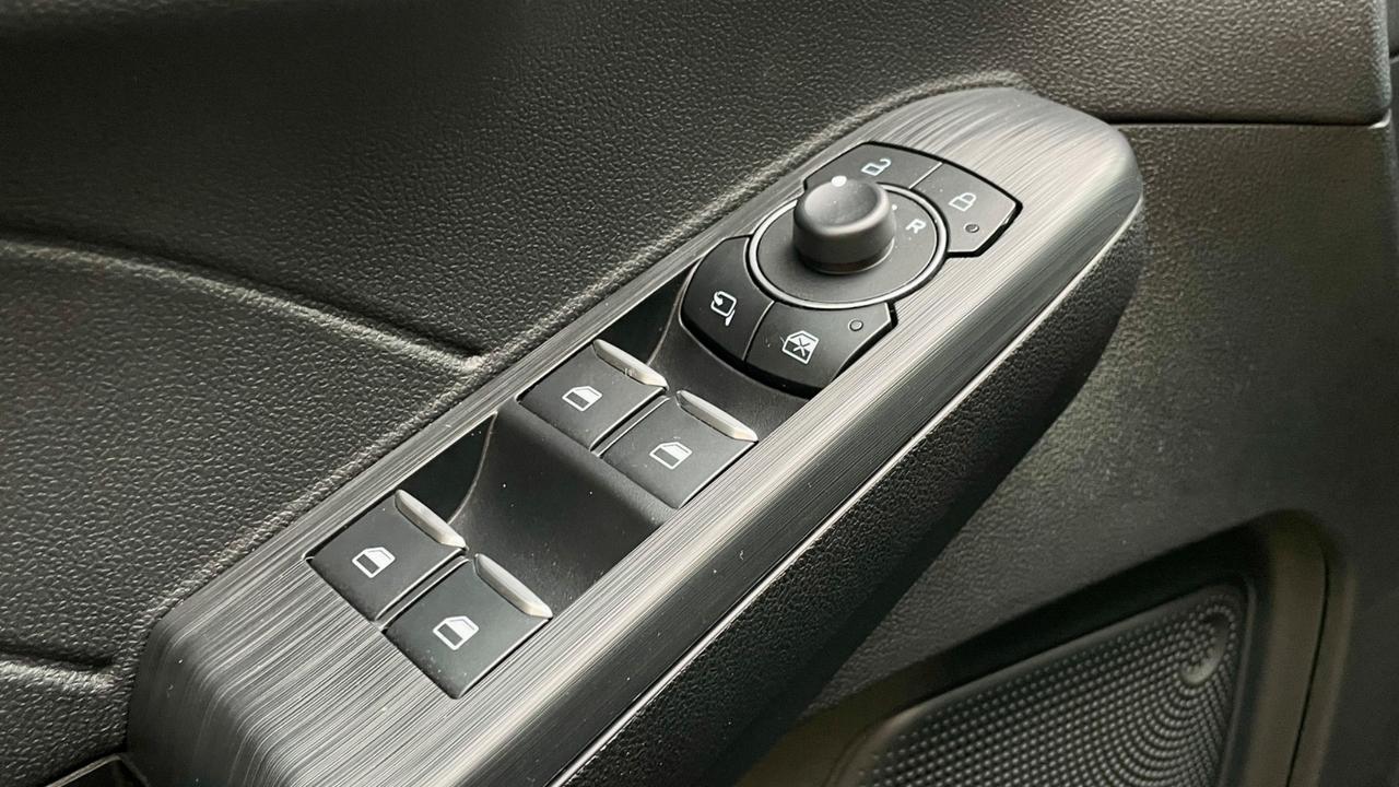 FORD KUGA 2.5 PLUG-IN HYBRID ST-LINE 2WD CVT 225CV - FULL LED