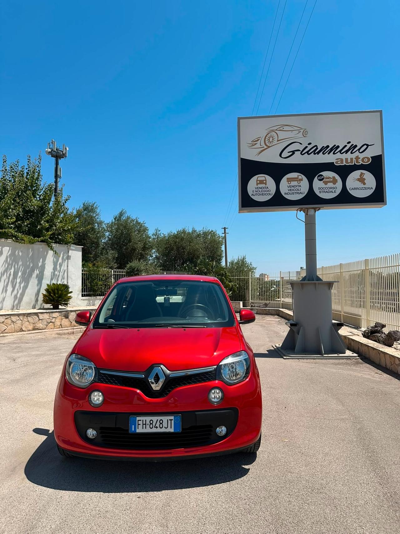 RENAULT TWINGO SCe Lovely 1.0