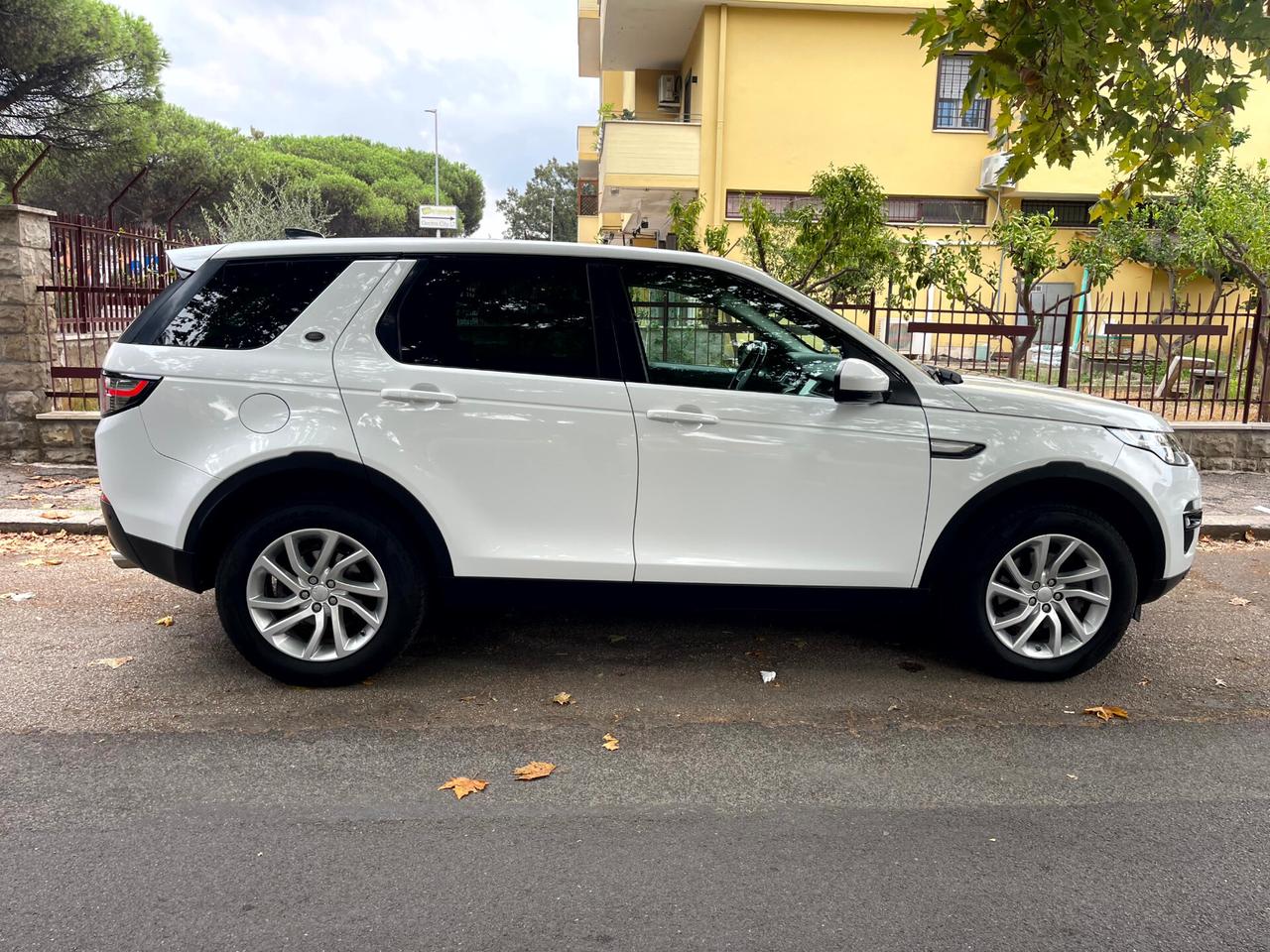 Land Rover Discovery Sport 2.0 td4 GARANZIA 12 MESI HSE awd 150cv AUTOMATICA