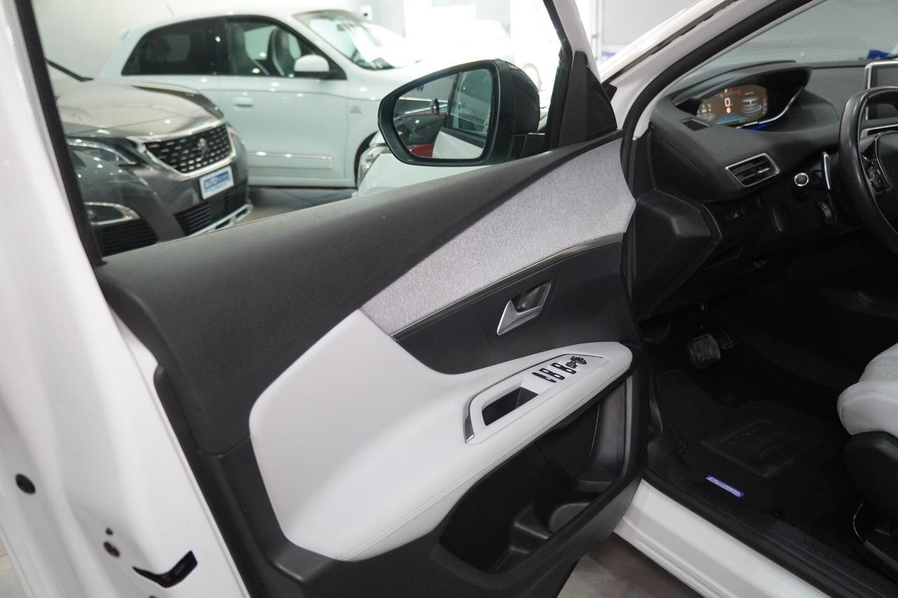Peugeot 3008 1.2T EAT8 130cv ALLURE