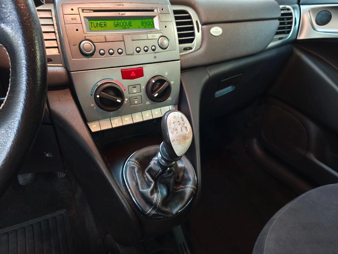 Lancia Ypsilon 1.4 Oro Bianco