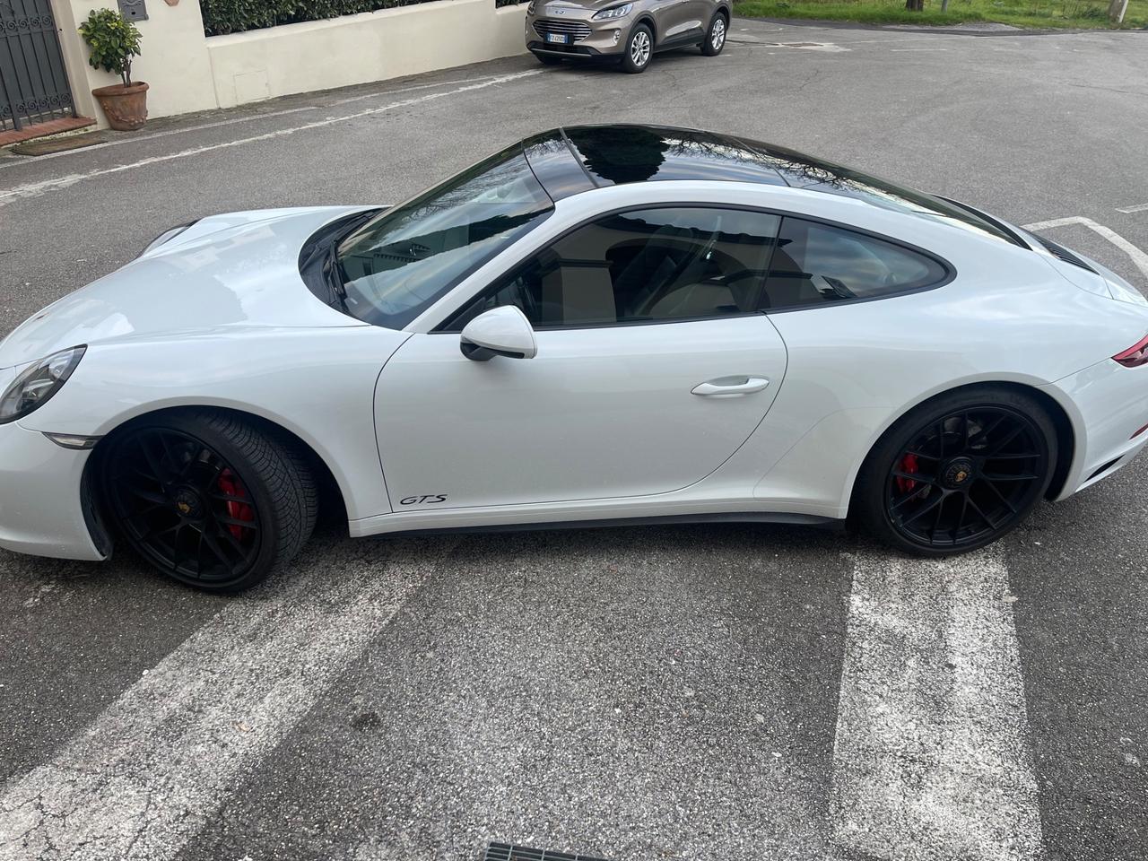 Porsche 911 3.0 Carrera 4 GTS Coupé