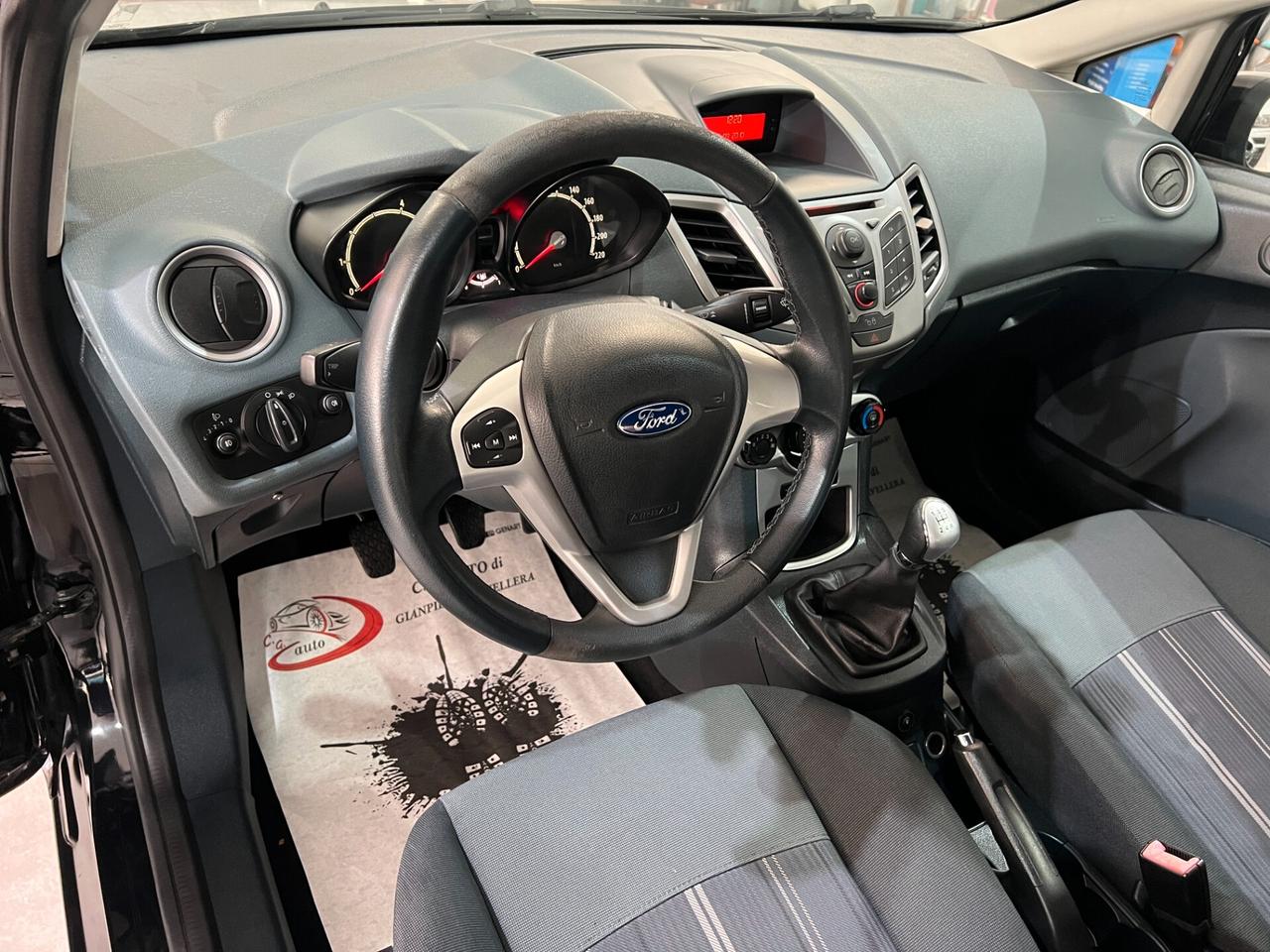 Ford Fiesta 1.4 97 CV - GPL Titanium - 2010