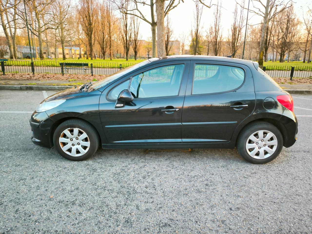 Peugeot 207 1.4 8V 75CV 5p. Energie Sport ECO GPL