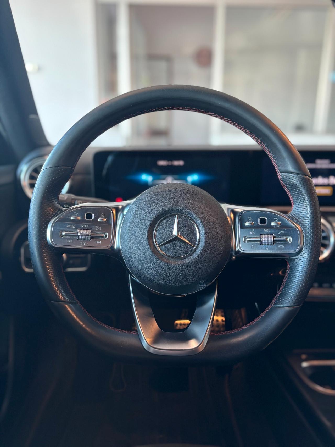 Mercedes-Benz A 180 Premium AMG LINE *PER NEOPATENTATI