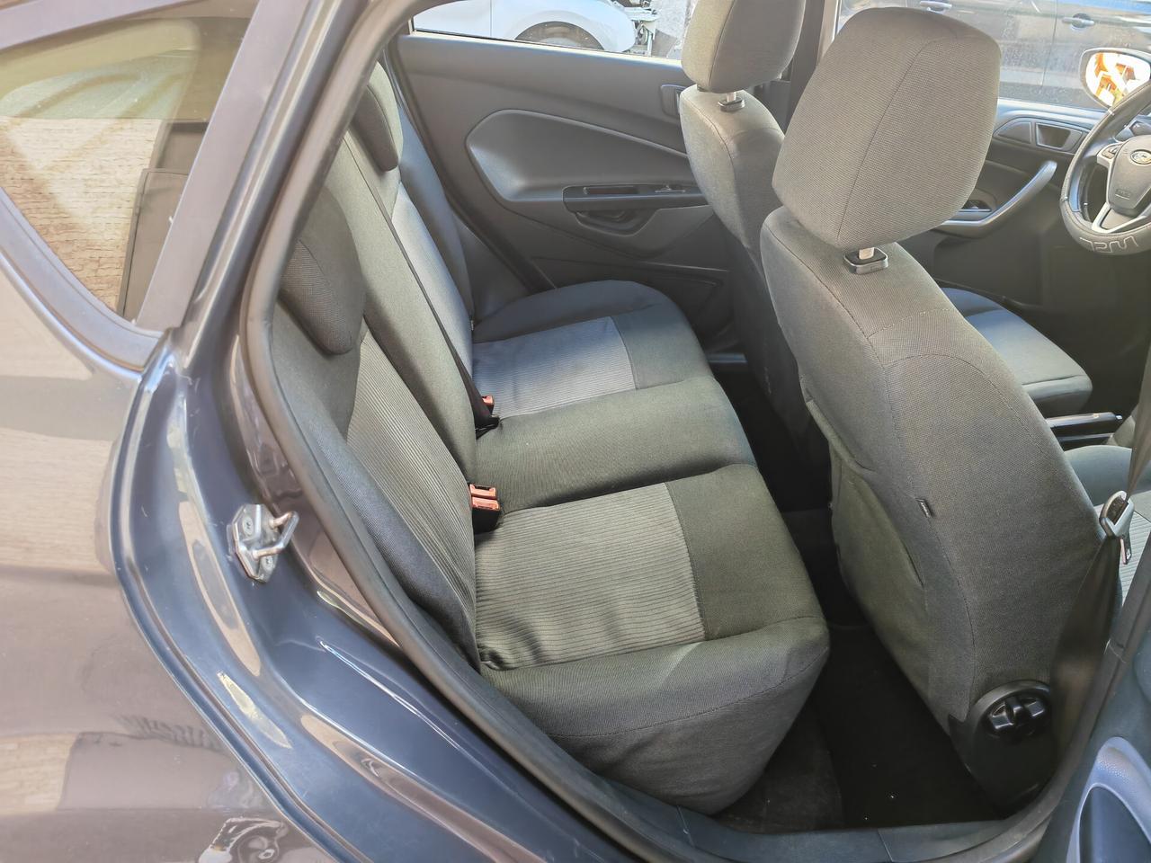 FORD FIESTA 1.4 TDI CV69 KW51 TITANIUM
