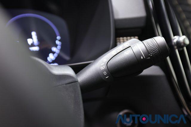 VOLVO XC40 T5 RECHARGE PLUG-IN HYBRID R-DESIGN
