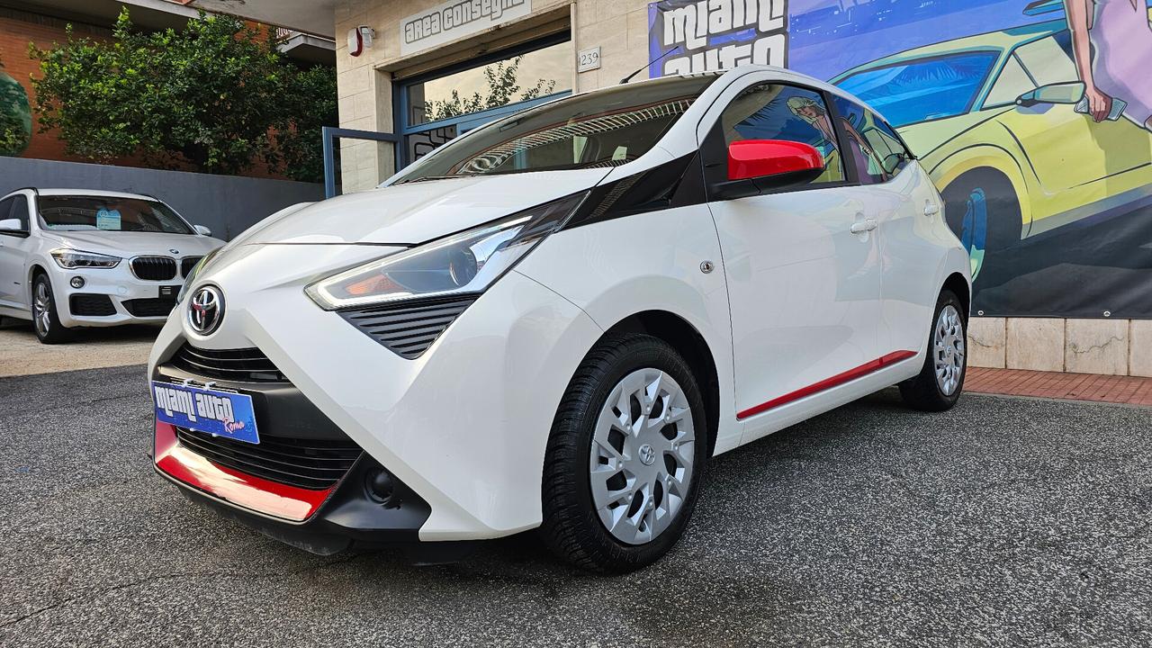 Toyota Aygo Connect 1.0 VVT-i 72 CV 5p. x-play MMT UNIPRO' TAGL UFF