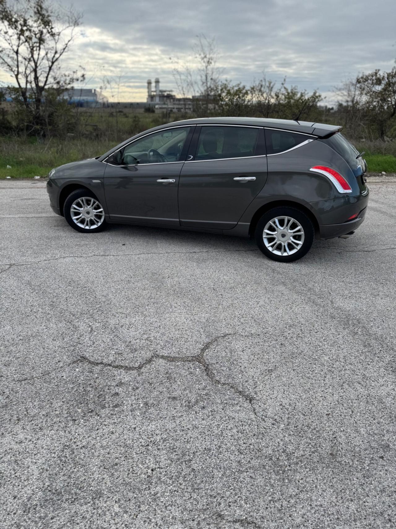 Lancia Delta 1.6 MJT DPF Silver