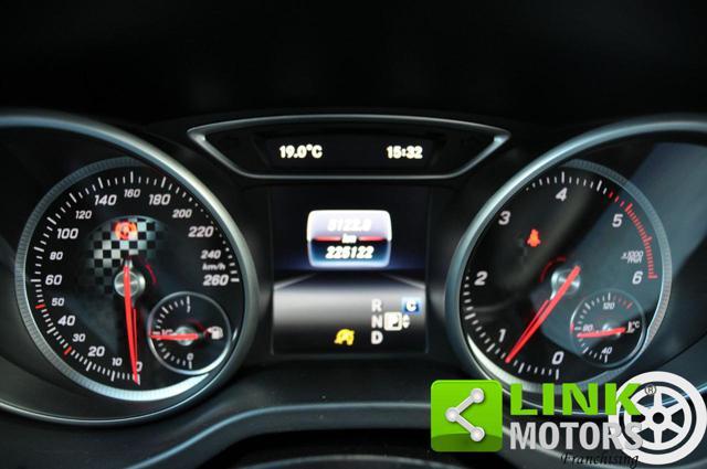 MERCEDES-BENZ A 200 d Automatic Premium