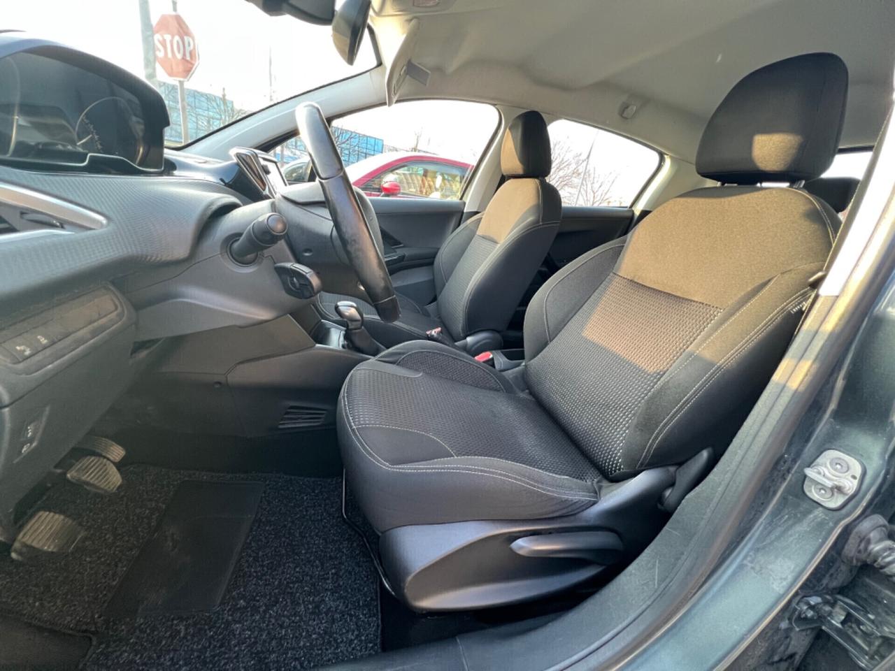 Peugeot 208 1.2 benz. 82 5 porte Allure ok Neopatentati