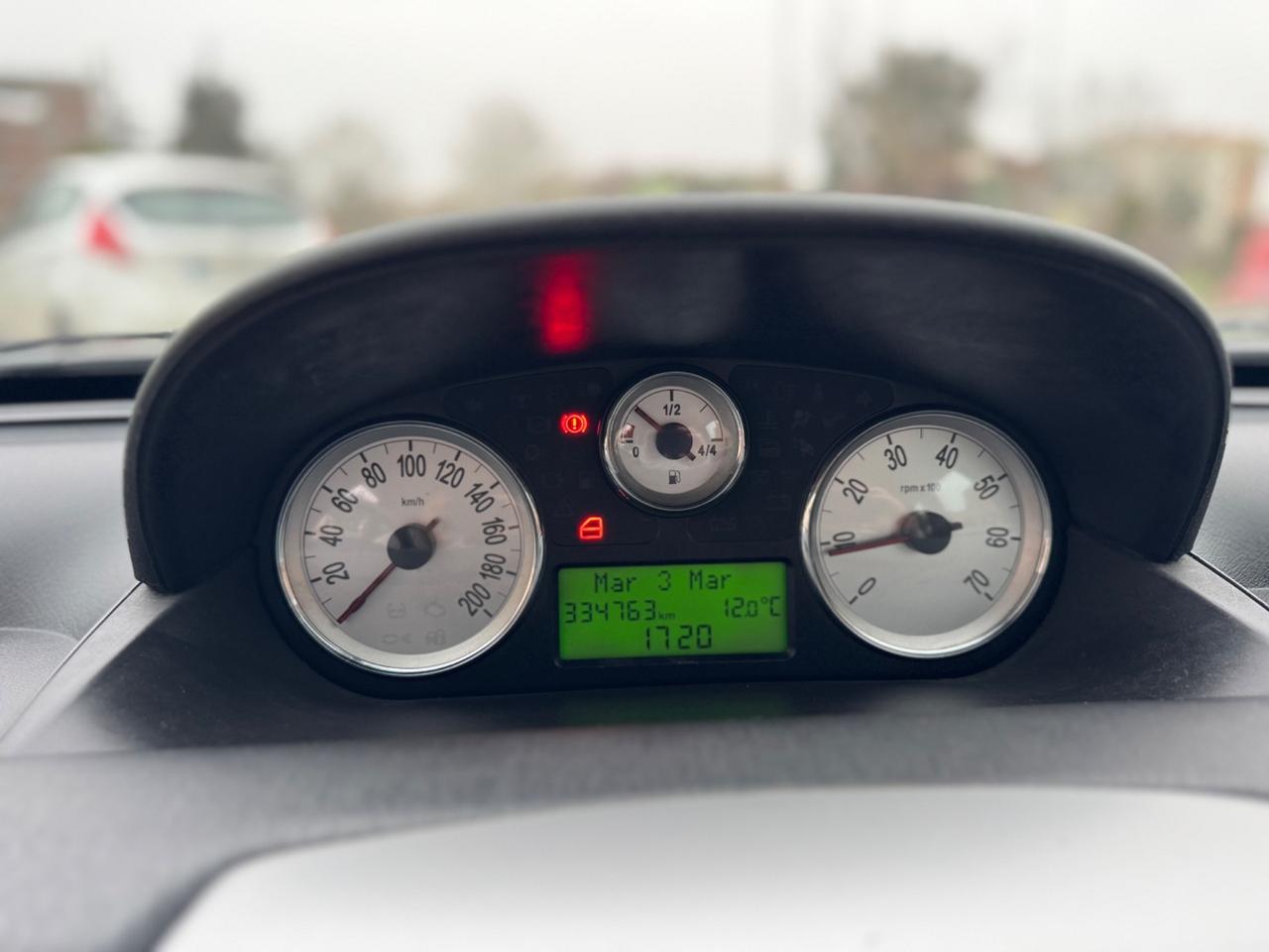 Lancia Ypsilon 1.3 MJT 75 CV Argento