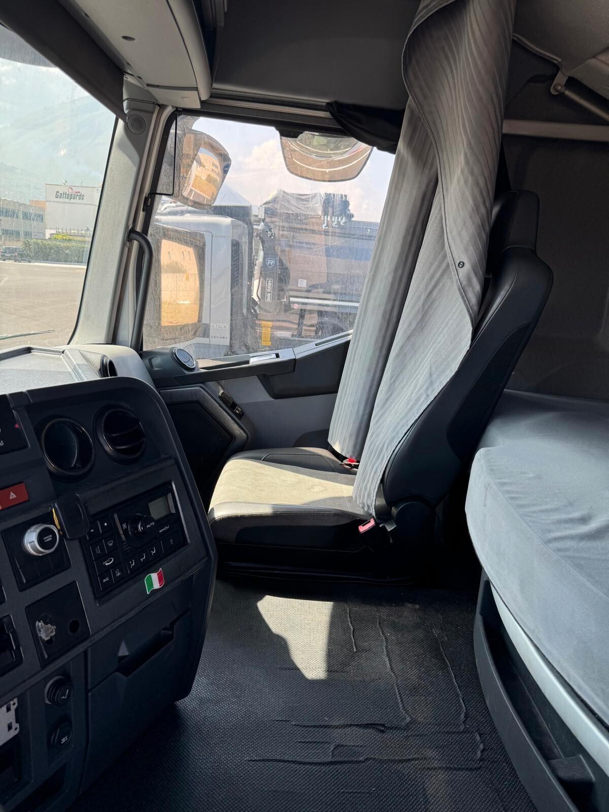 Renault Trucks T 460 Intarder