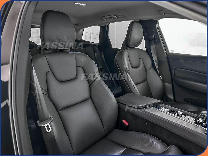 Volvo XC60 B4 automatico Plus Dark