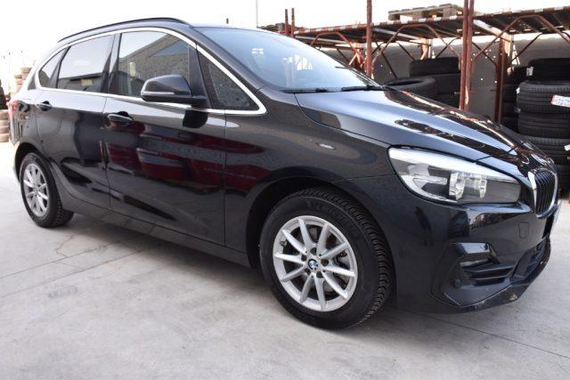 BMW 218 d Active Tourer Business *Navi, Pelle*