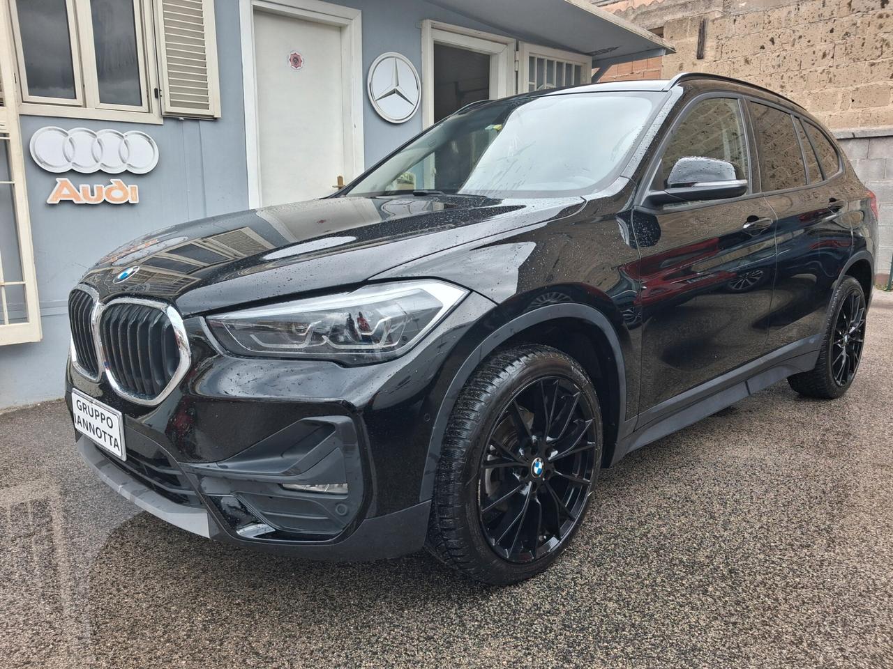 Bmw X1 1.6 d. NAVIGATORE FARI FULL LED CAMBIO AUTOMATICO PELLE TOTALE GARANZIA 12 MESI