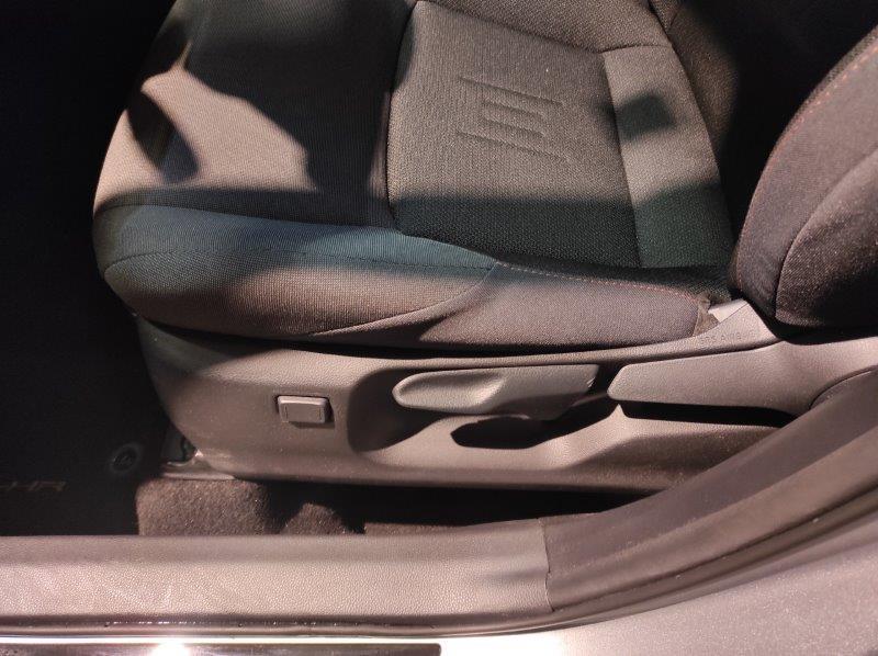 TOYOTA C-HR (2023-->) - C-HR 1.8 HV Trend