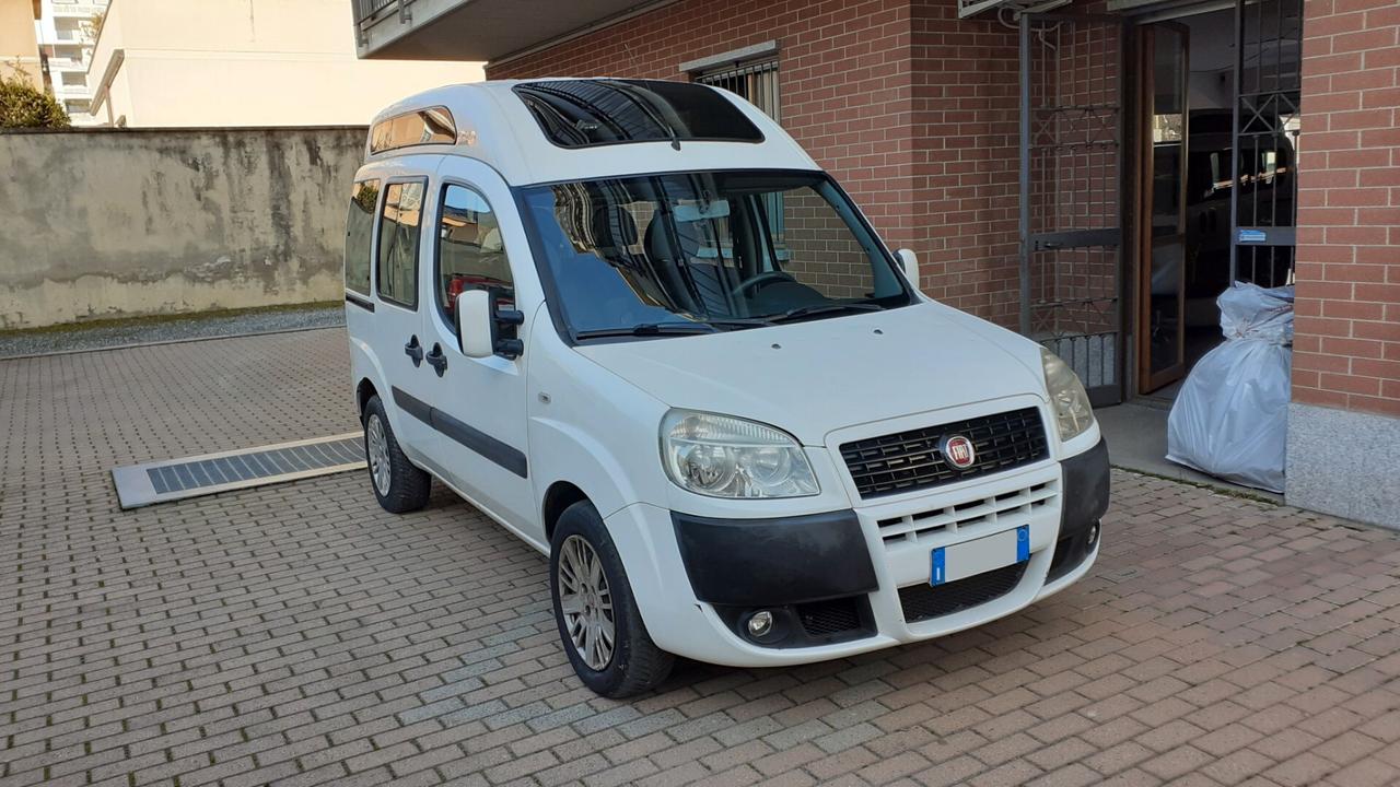 Fiat Doblo trasporto disabili pedana sollevatore
