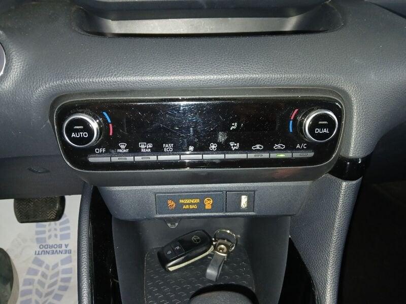 Toyota Yaris 4ª serie 1.5 Hybrid 5 porte Lounge