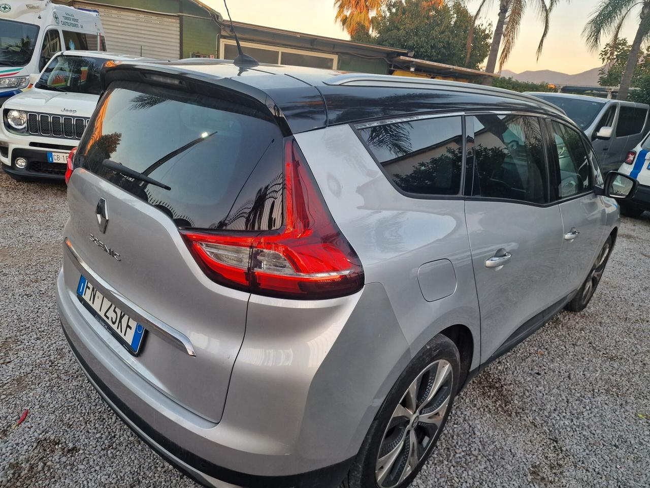 Renault Grand Scenic dCi 8V 110 CV EDC Energy Intens