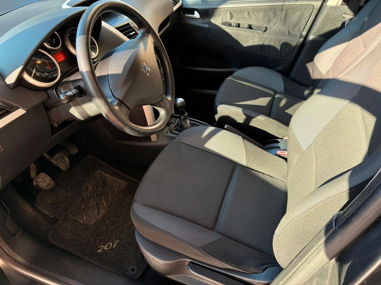 Peugeot 207 Plus 1.4HDi 5p.perfetta-13