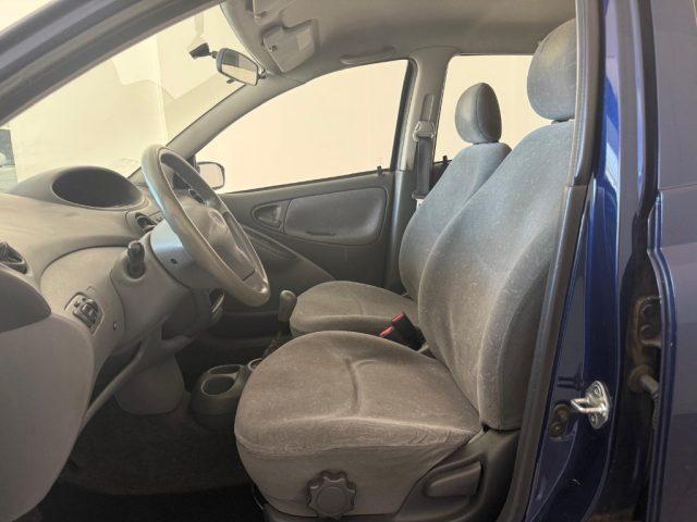 TOYOTA Yaris 1.0i 16V cat 5 porte